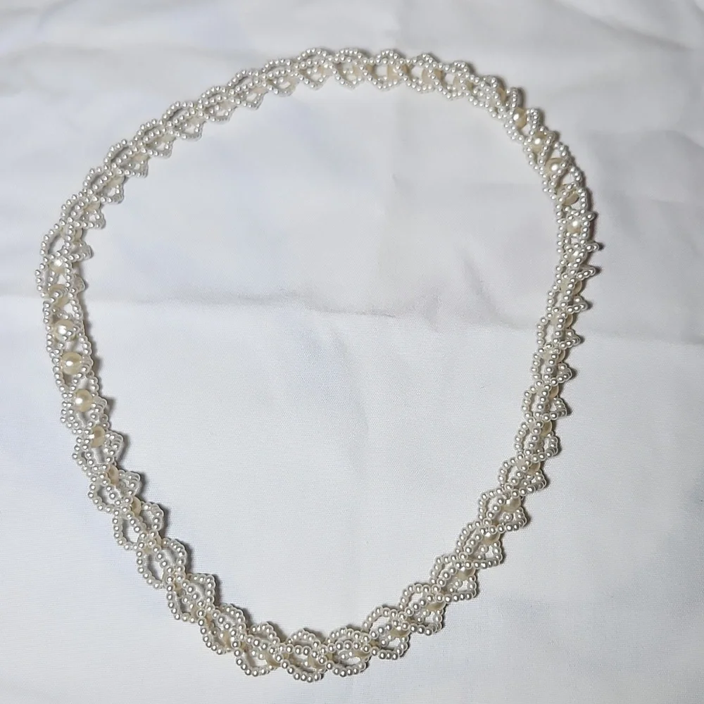 VINTAGE Coustume Jewelry Larger Pearl Wraped in Smaller Pearl Twisted Necklace - Picture 4 of 5